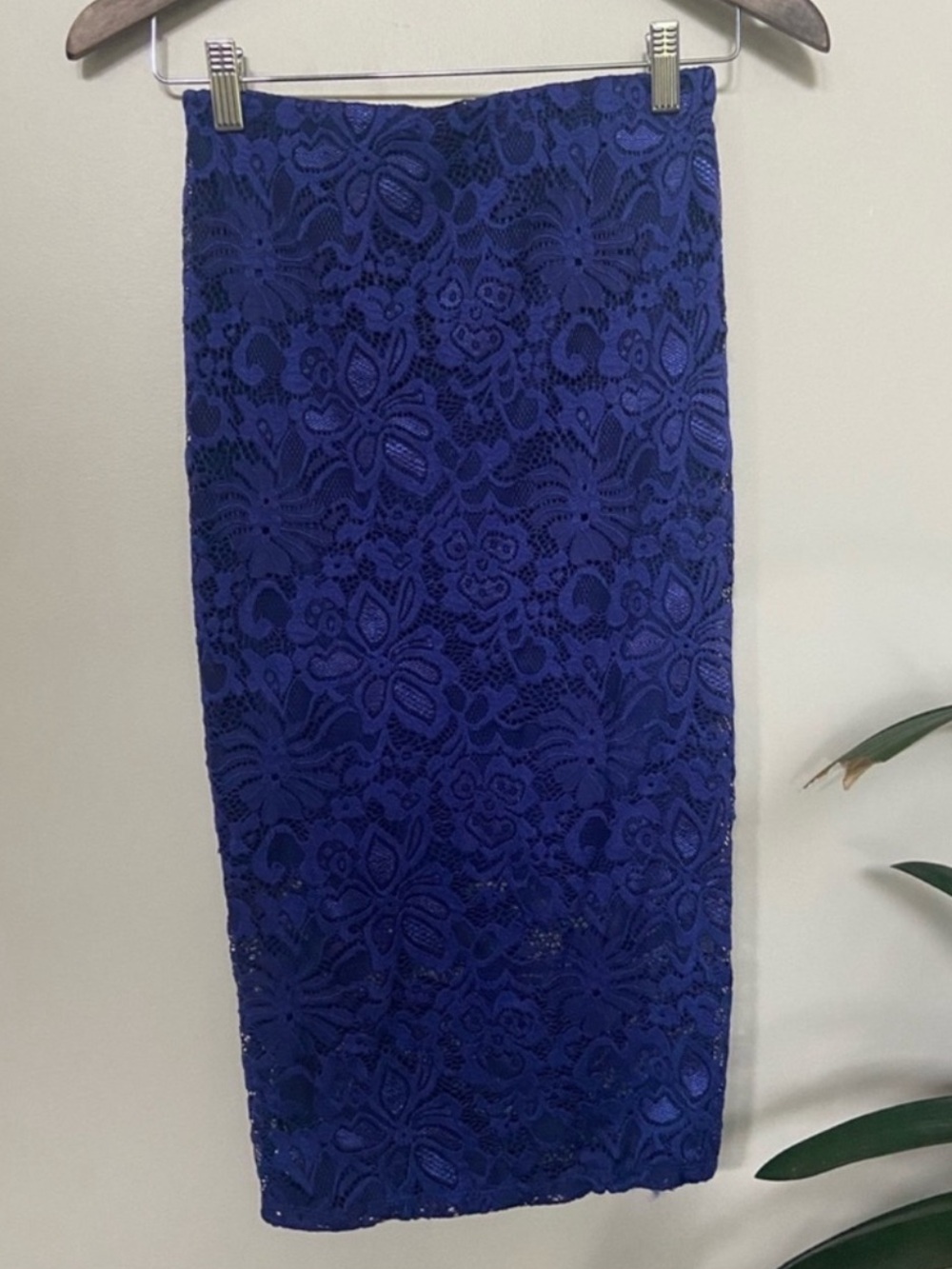 Revamped 🧸 deep blue lace pencil skirt